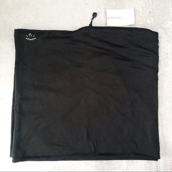 Beyond Yoga Black Pocket Infinity Scarf NEW - Picture 1 of 5